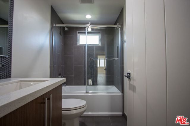 4924 LAUREL CANYON, Valley Village, CA 91607