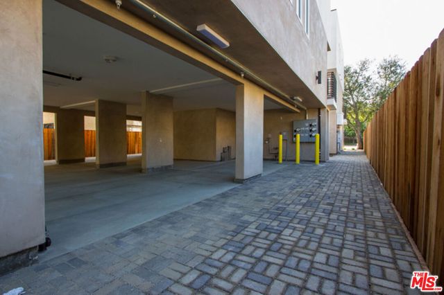 4924 LAUREL CANYON, Valley Village, CA 91607