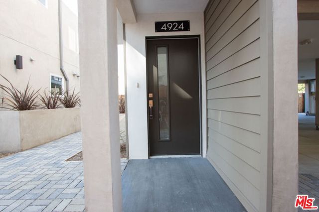 4924 LAUREL CANYON, Valley Village, CA 91607