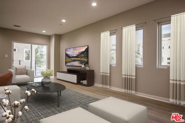 4924 LAUREL CANYON, Valley Village, CA 91607