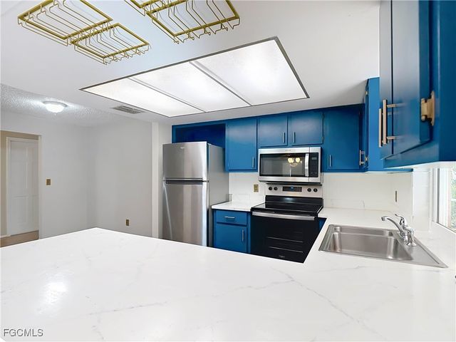 5946 Stringfellow RD, St James City, FL 33956