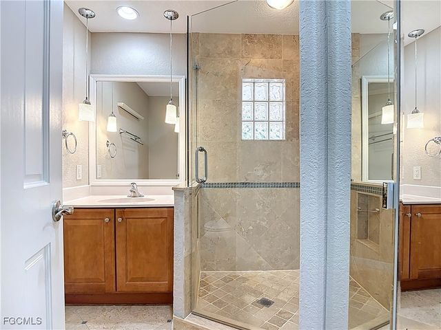 5946 Stringfellow RD, St James City, FL 33956