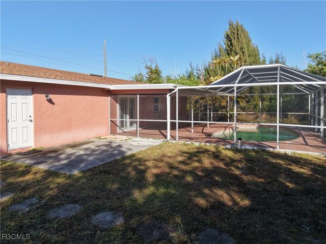 5946 Stringfellow RD, St James City, FL 33956