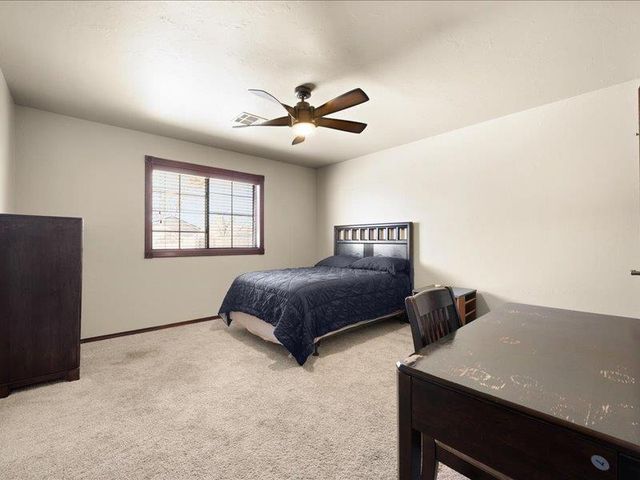 17120 Wales Green Avenue, Edmond, OK 73012