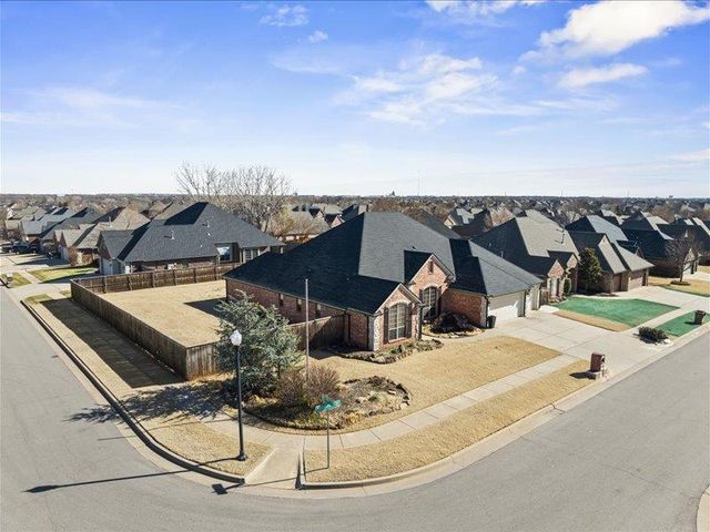 17120 Wales Green Avenue, Edmond, OK 73012