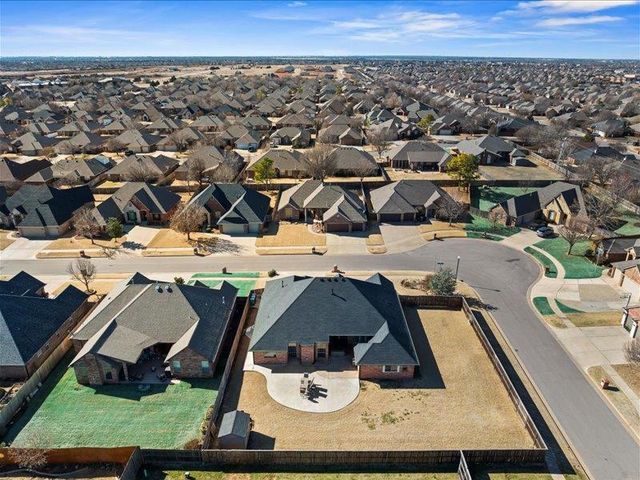 17120 Wales Green Avenue, Edmond, OK 73012