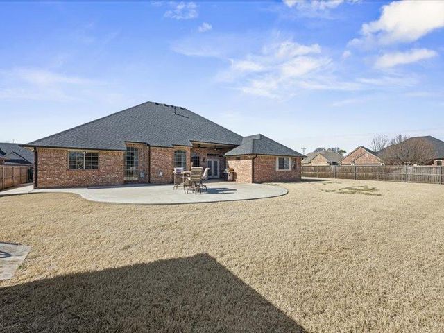 17120 Wales Green Avenue, Edmond, OK 73012