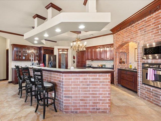 17120 Wales Green Avenue, Edmond, OK 73012