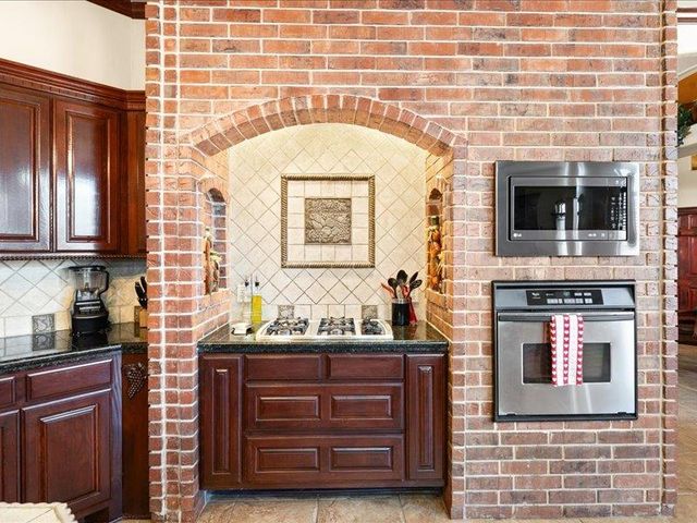 17120 Wales Green Avenue, Edmond, OK 73012