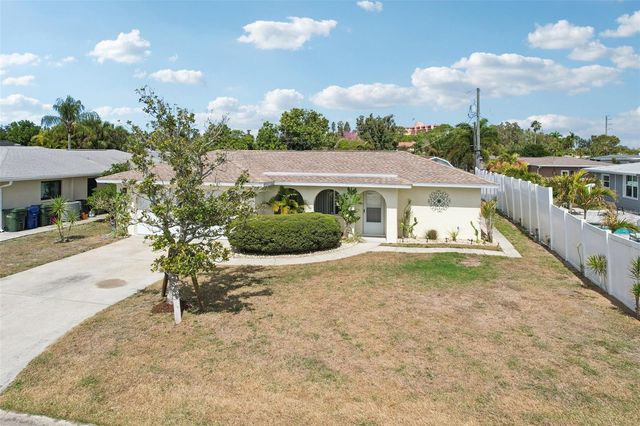 1741 BAYONNE STREET, Sarasota, FL 34231