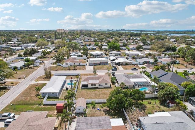 1741 BAYONNE STREET, Sarasota, FL 34231