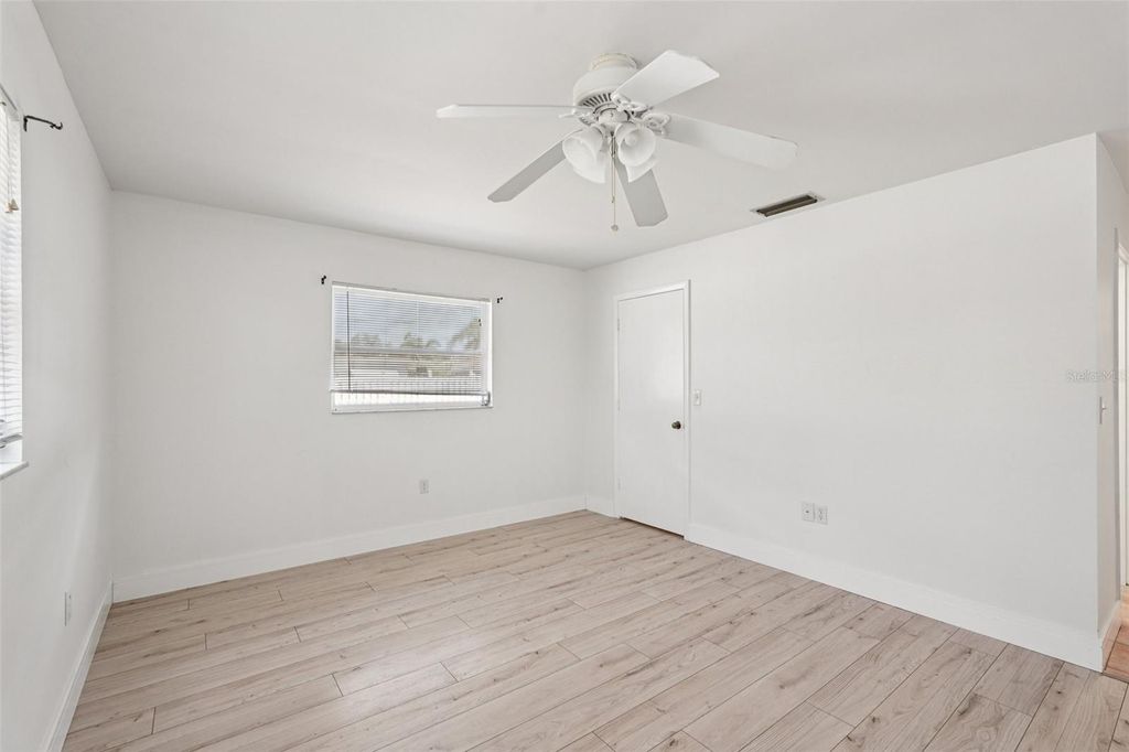 Image 19 of property listing at 1741 BAYONNE STREET, Sarasota, FL 34231