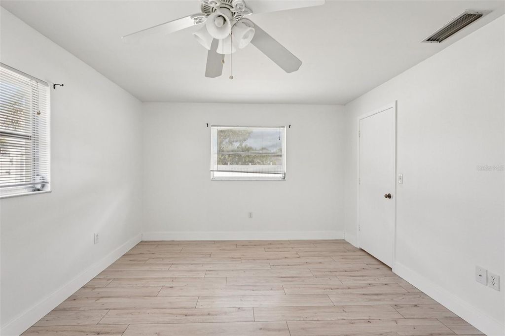 Image 20 of property listing at 1741 BAYONNE STREET, Sarasota, FL 34231