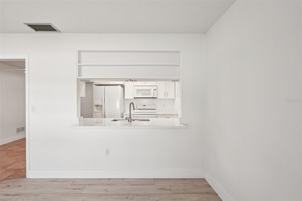 Image 28 of property listing at 1741 BAYONNE STREET, Sarasota, FL 34231