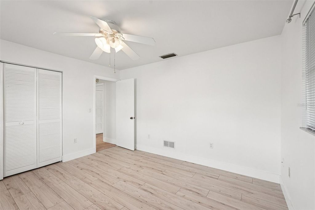 Image 32 of property listing at 1741 BAYONNE STREET, Sarasota, FL 34231