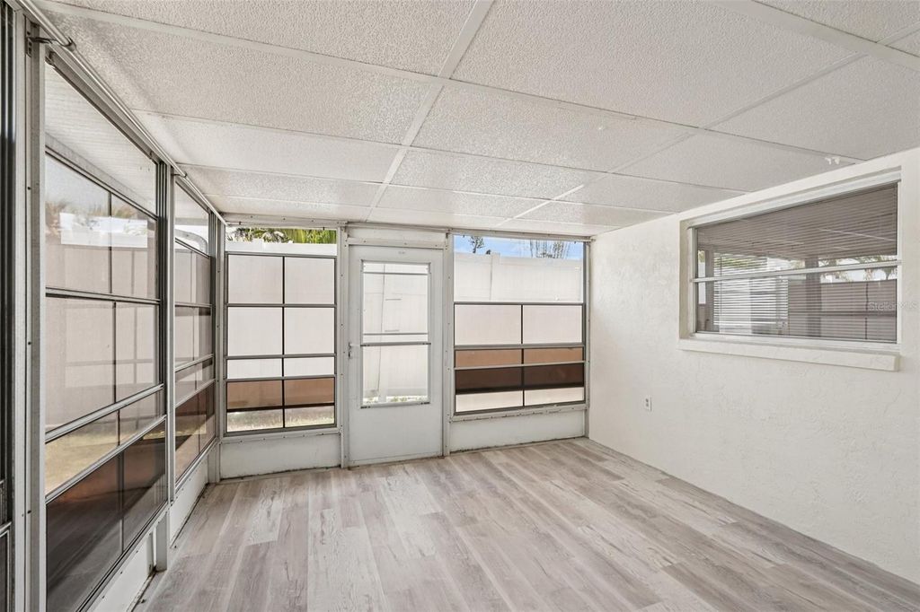 Image 36 of property listing at 1741 BAYONNE STREET, Sarasota, FL 34231