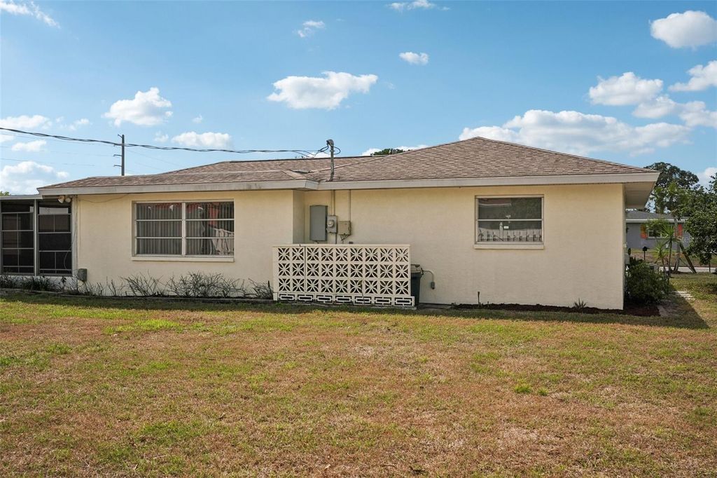 Image 42 of property listing at 1741 BAYONNE STREET, Sarasota, FL 34231