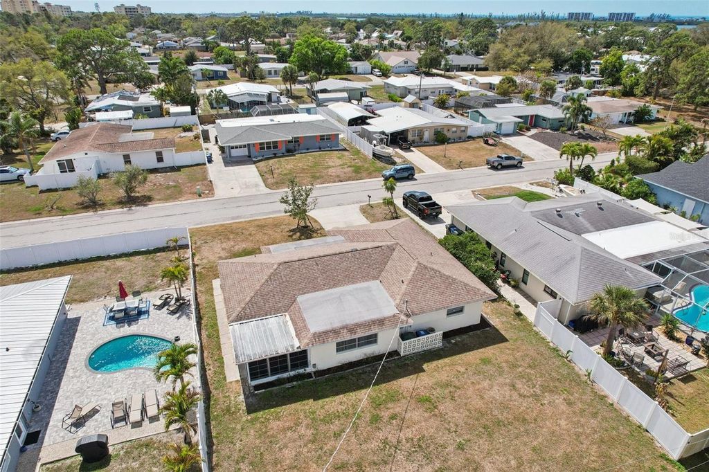 Image 54 of property listing at 1741 BAYONNE STREET, Sarasota, FL 34231