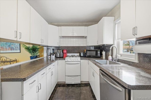 43-25 218th Street, Bayside, NY 11361