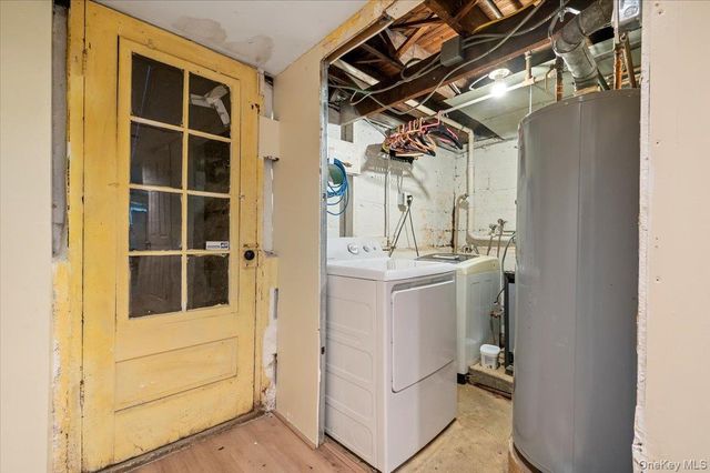 43-25 218th Street, Bayside, NY 11361