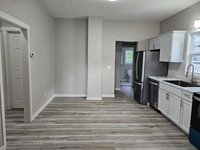 607 1st st SE, Minot, ND 58701