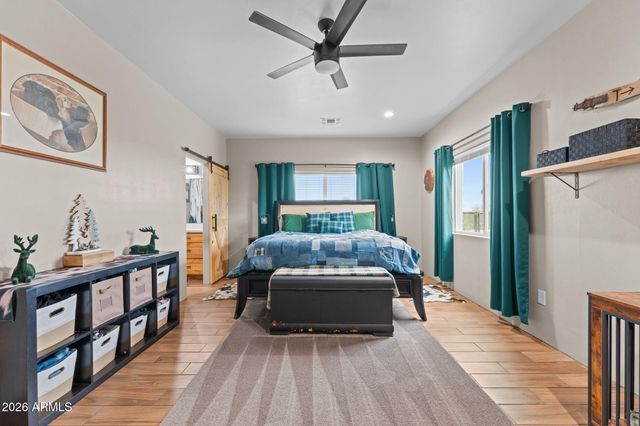 470 GUSKIN Road, Morristown, AZ 85342