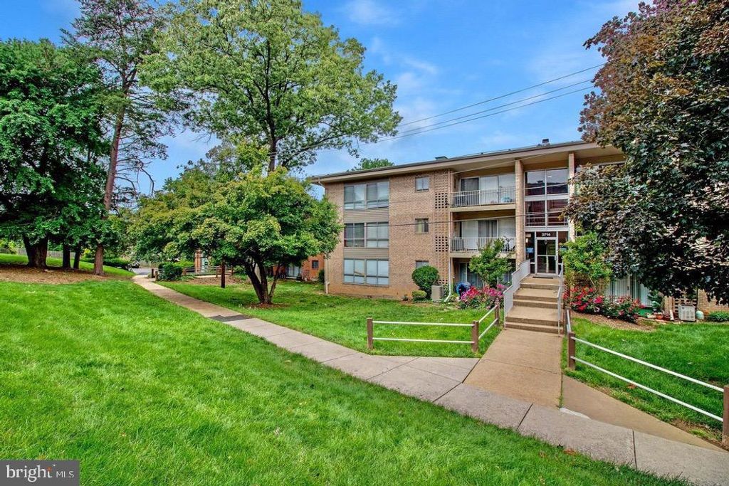 3714 N ROSSER ST, Alexandria, VA 22311