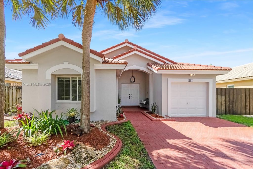 491 SW 203rd Ave, Pembroke Pines, FL 33029