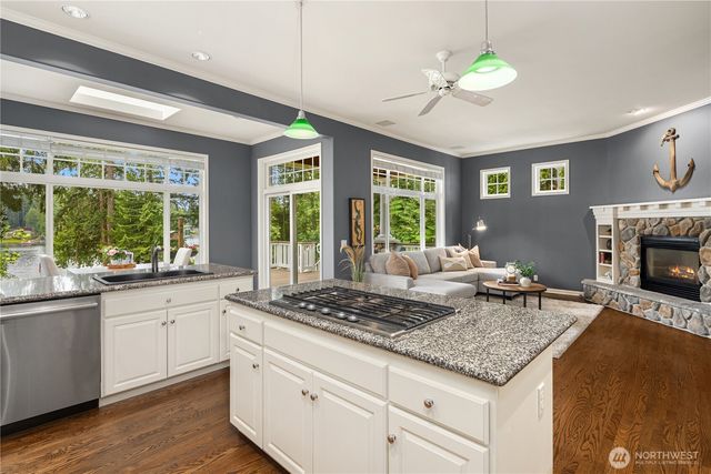 21827 SE 20th Street, Sammamish, WA 98075