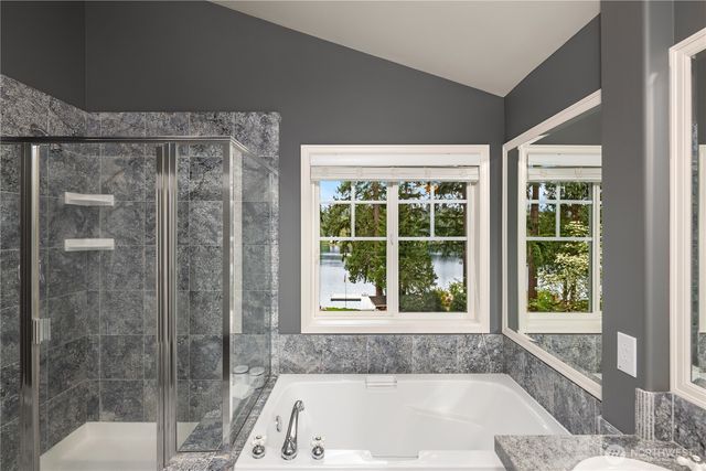 21827 SE 20th Street, Sammamish, WA 98075