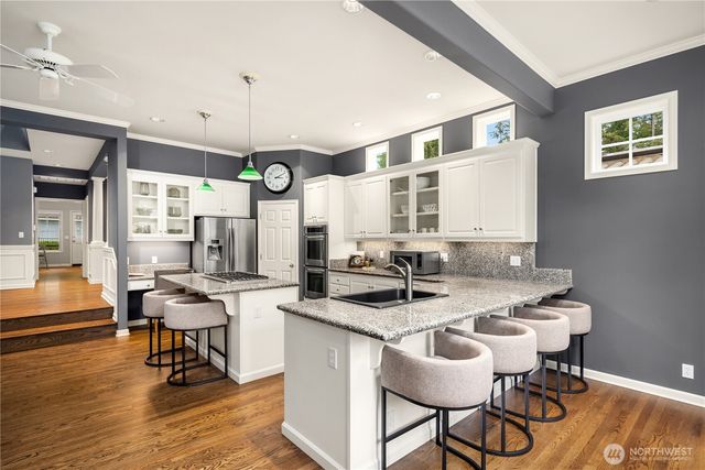 21827 SE 20th Street, Sammamish, WA 98075