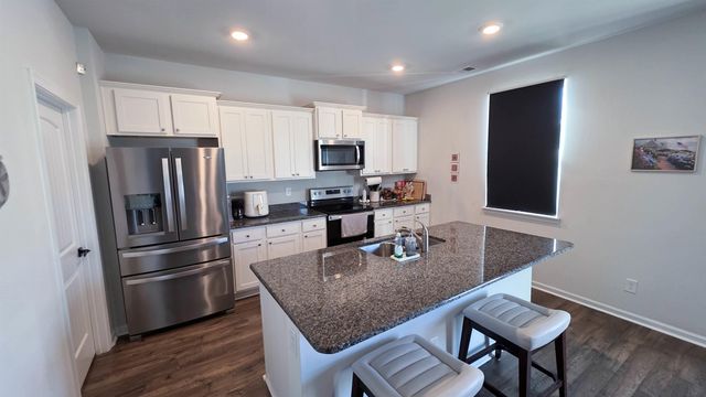 939 Snowberry Dr., Longs, SC 29568