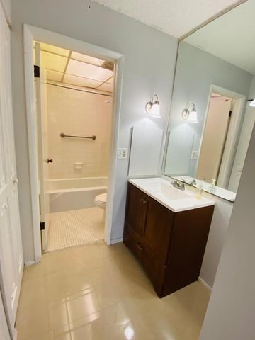 3760 Inverrary Drive 2h, Lauderhill, FL 33319