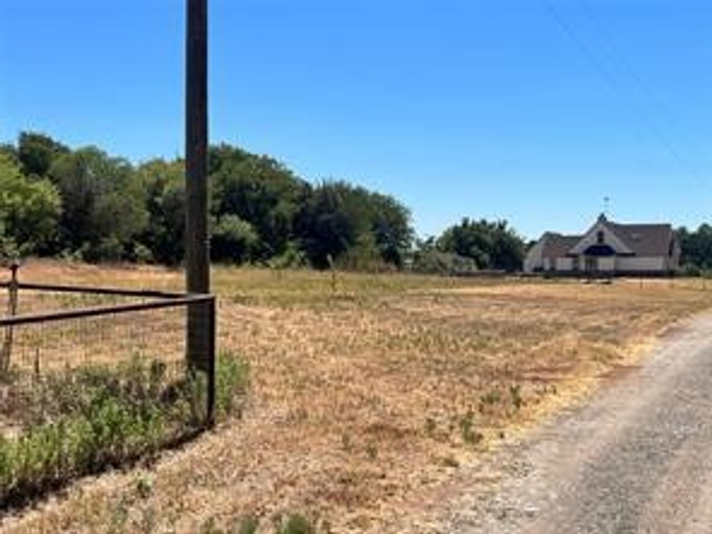 1344 Fox Lane, Burleson, TX 76028