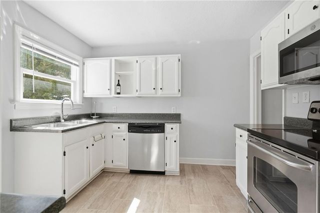 1009 W 77th Street, Kansas City, MO 64114