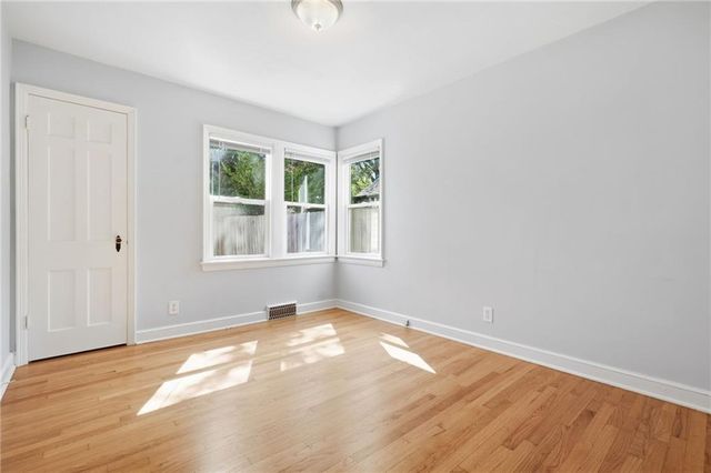 1009 W 77th Street, Kansas City, MO 64114