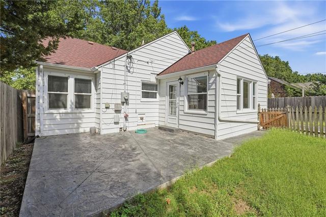1009 W 77th Street, Kansas City, MO 64114