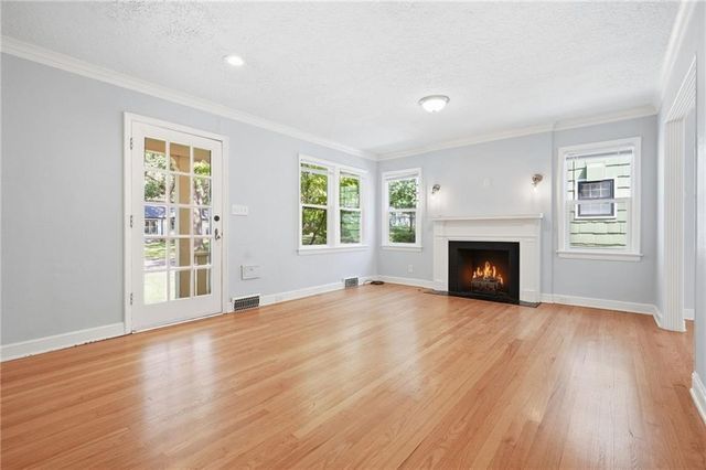 1009 W 77th Street, Kansas City, MO 64114