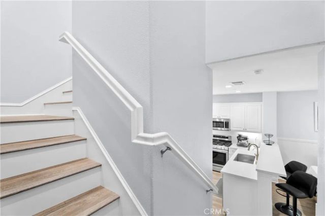 27249 Riverview Lane, Valencia, CA 91354