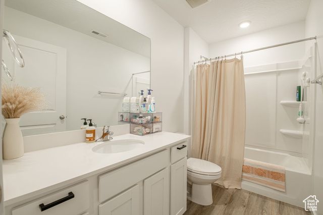 1356 S CLEFT ARCH LN, Washington, UT 84780