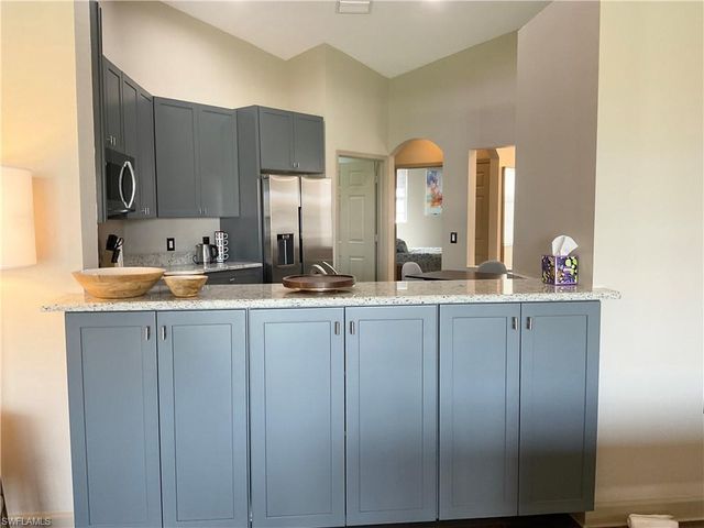 3060 Horizon LN 1404, Naples, FL 34109