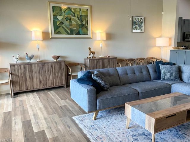 3060 Horizon LN 1404, Naples, FL 34109