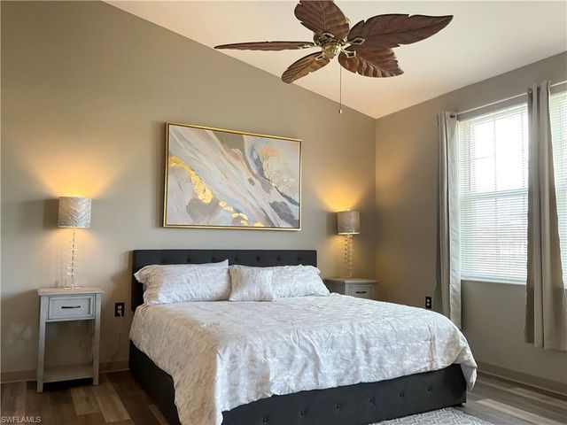 3060 Horizon LN 1404, Naples, FL 34109