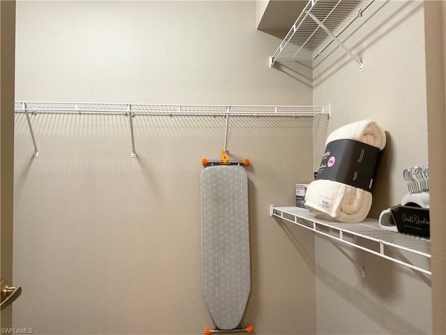 3060 Horizon LN 1404, Naples, FL 34109