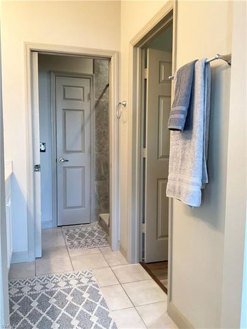 3060 Horizon LN 1404, Naples, FL 34109