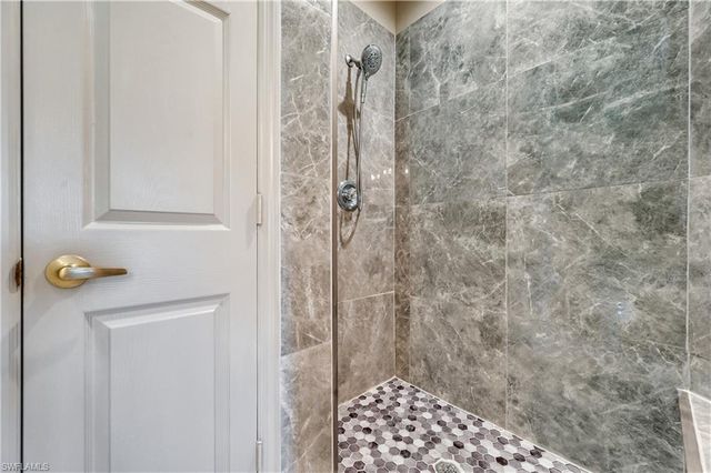 3060 Horizon LN 1404, Naples, FL 34109