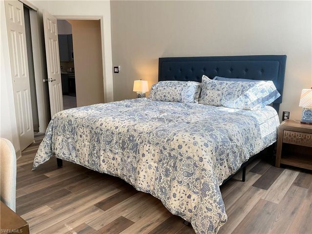3060 Horizon LN 1404, Naples, FL 34109