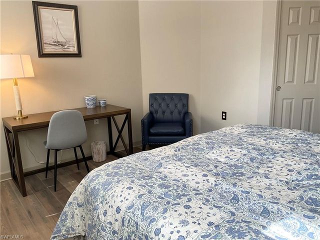 3060 Horizon LN 1404, Naples, FL 34109