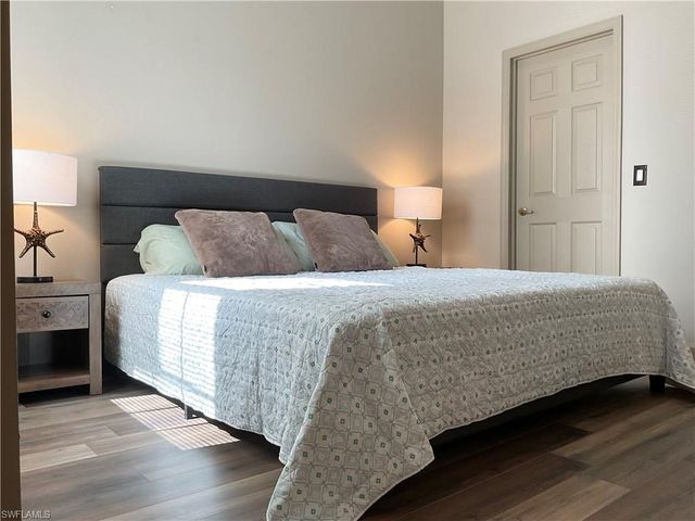3060 Horizon LN 1404, Naples, FL 34109