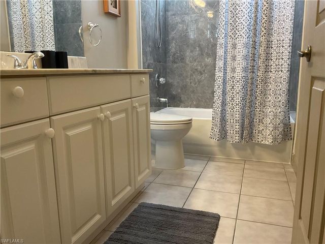 3060 Horizon LN 1404, Naples, FL 34109